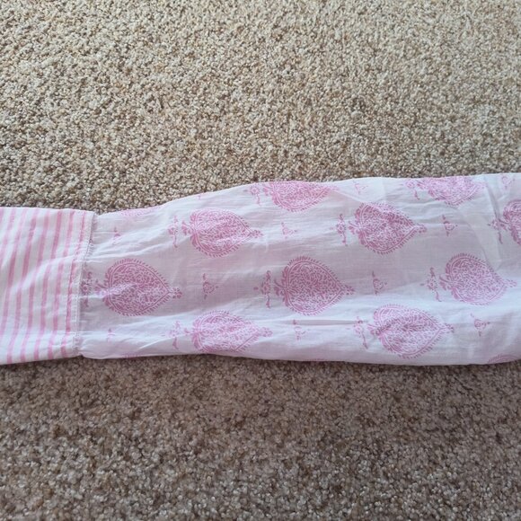 Women's Pink patterned button down-Large (Medium fit) New without tags - Picture 3 of 5